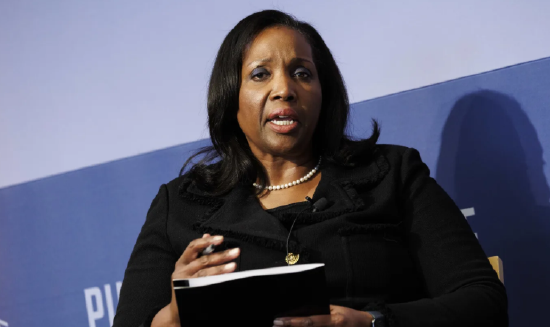 十大证券公司的排名 被警告将遭炒鱿鱼，美联储理事库克起诉特朗普、鲍威尔和美联储理事会